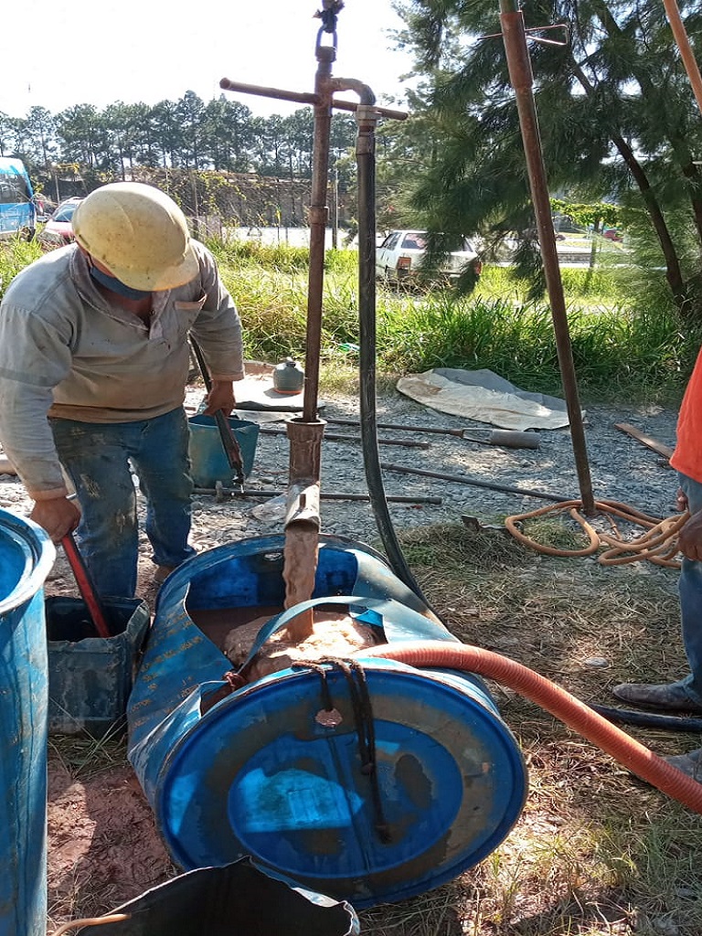 Avanço da sondagem de solo por lavagem